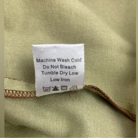 Tuckernuck Cognac Leather Faye Blouse
XS Ruffle Bow Neck Back Long Sleeve - Picture 10 of 10